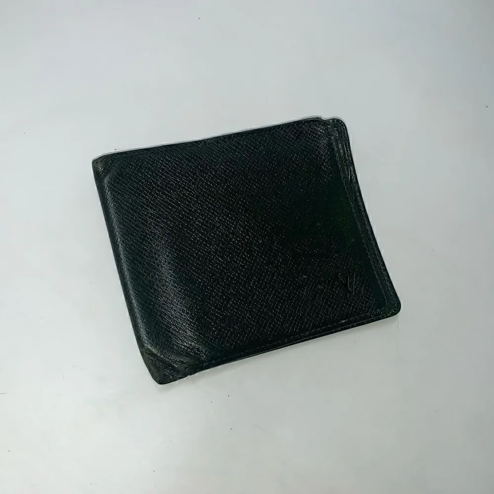 💥AUTHENTIC💥 Louis Vuitton Mens Leather Bifold Wallet Green